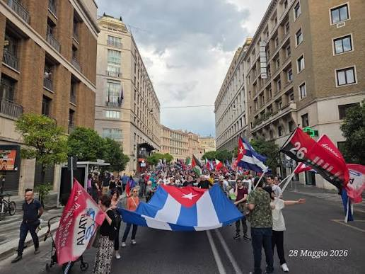 harry_magnum's tweet photo. @EugenioMtnez @DiazCanelB Quien dice, que #Cuba 🇨🇺 está sola o aislada.. 
El Hermano Pueblo de #Mexico siempre estará PRESENTE!!!...
Asi como otros Pueblos hermanos 🌐 levantaron hoy la voz por Cuba contra ese #BloqueoGenocida 
#CubaNoEstáSola 
#MiMoncadaEsLaPatria https://t.co/jrVpgQF9PD