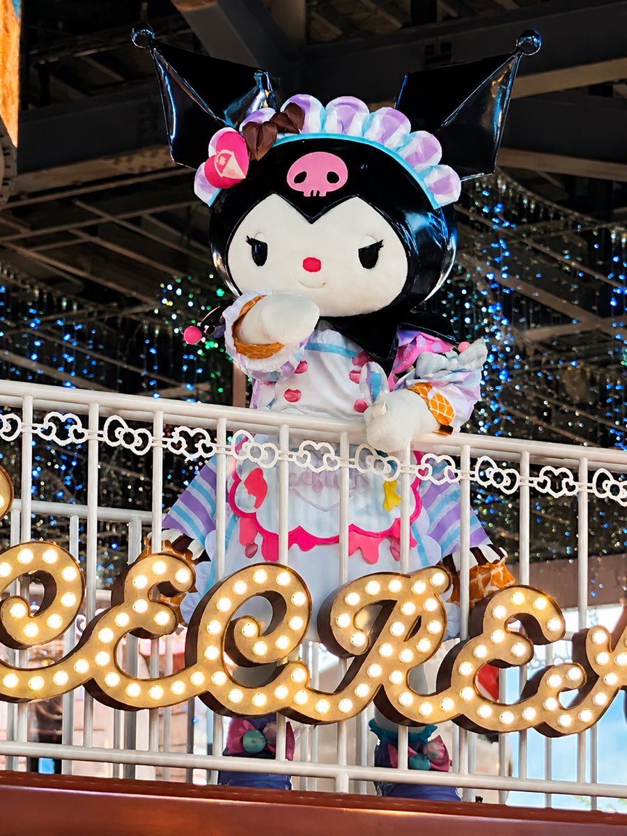 himari_sama315's tweet photo. 濡れるのは知ってたけど、まさかの開幕からメイク��部取れて全身ずぶ濡れになるほどとは思ってなかったから諦めて子供と最前列でびしょ濡れで踊った私(笑)
ペックル生誕前祝いもクロミから謎に爆レスされたのも良き思い出〜
若返った https://t.co/RYmbanSpwR