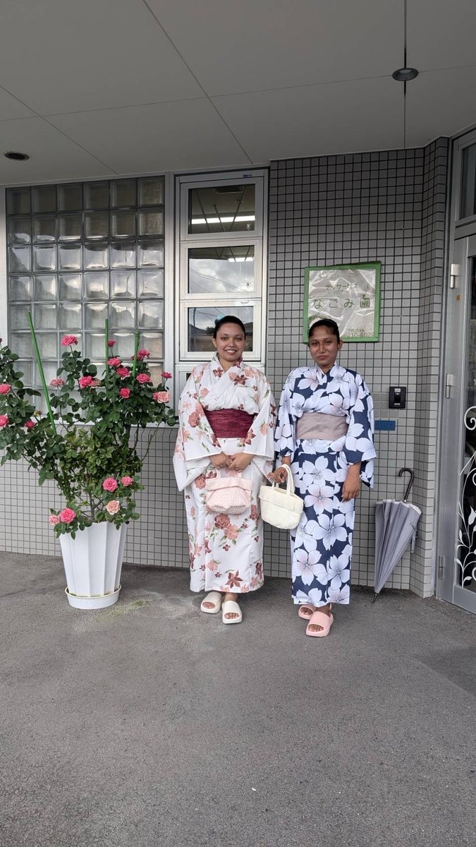 IMJapan_IMDOJ's tweet photo. 【熊本支局より】
皇徳寺台なごみ園では、社長が月１のお楽しみ会を企画✨実習生は家族の一員と、浴衣を着ての夏祭りや観光地に連れて行ってくれるそう😊
松田社長に聞くと、次回は映画とボーリングだとか🙌
どのフィルムも笑顔がいっぱい📸 https://t.co/Pzm1oJgcN6