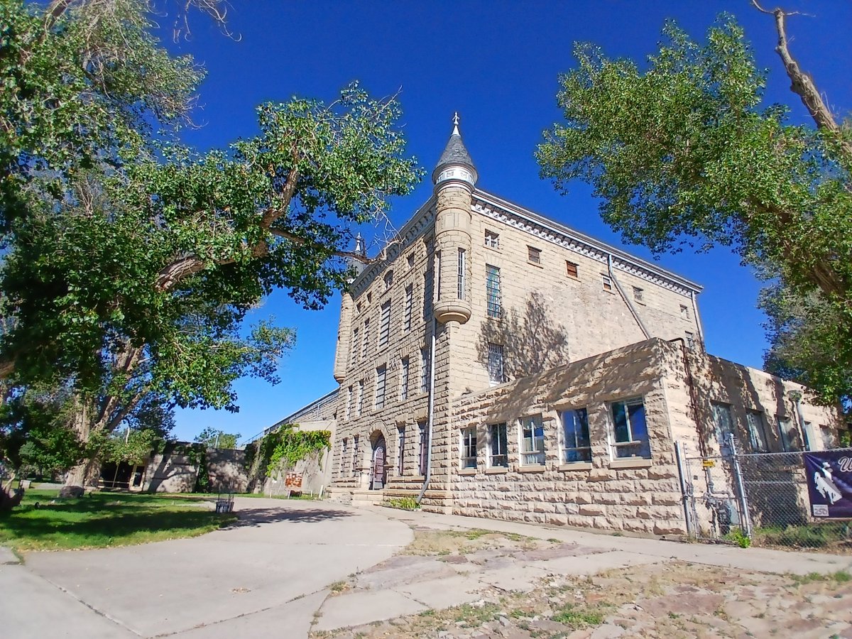wineandhistory's tweet photo. Visited the 1st Wyoming State Penetentiary in Rawlins; open from 1901 to 1981. They used a unique gallows that used dripping water to trigger the trap door so the executioner didn't have to do it! So much creepy history here! #history #hauntedprison #travel #tourist #Wyoming https://t.co/noLjwlxY9l