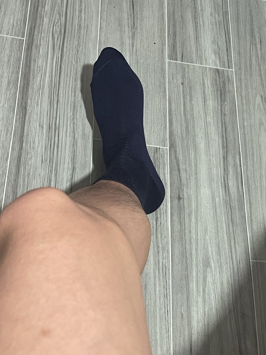 dlbzd04's tweet photo. 警犬上供的，有一说一这个角度显得腿好粗 https://t.co/Q1IU9x0rt9