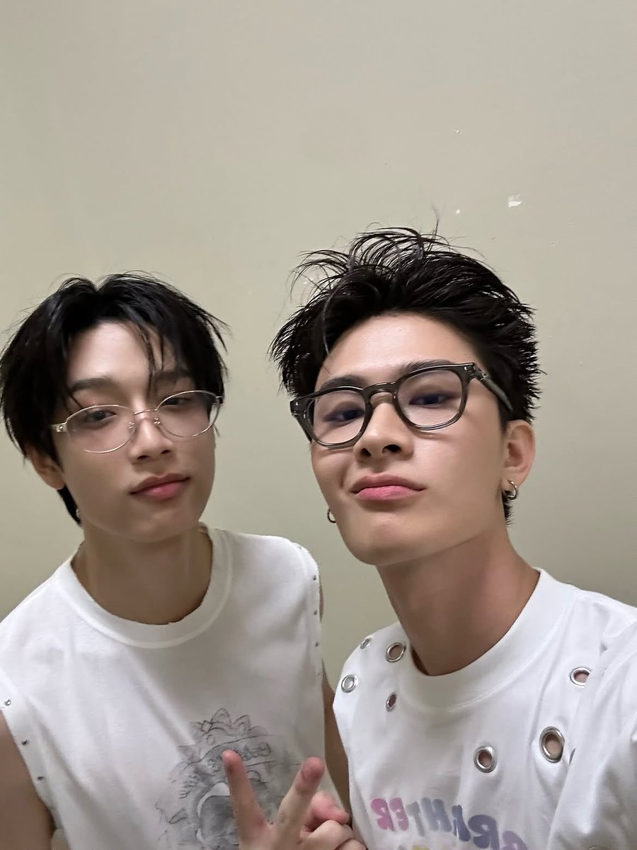 myboososhine's tweet photo. หล่ออะ                                             แต่มากับแฟน https://t.co/BYVs94fldK