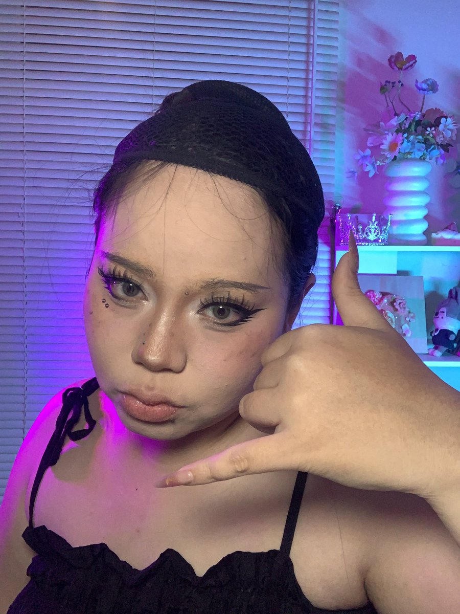 ajengptri's tweet photo. Recreate makeup sampe potong poni.
PREEEEENG ini wig. https://t.co/GcnsKLPwc4
