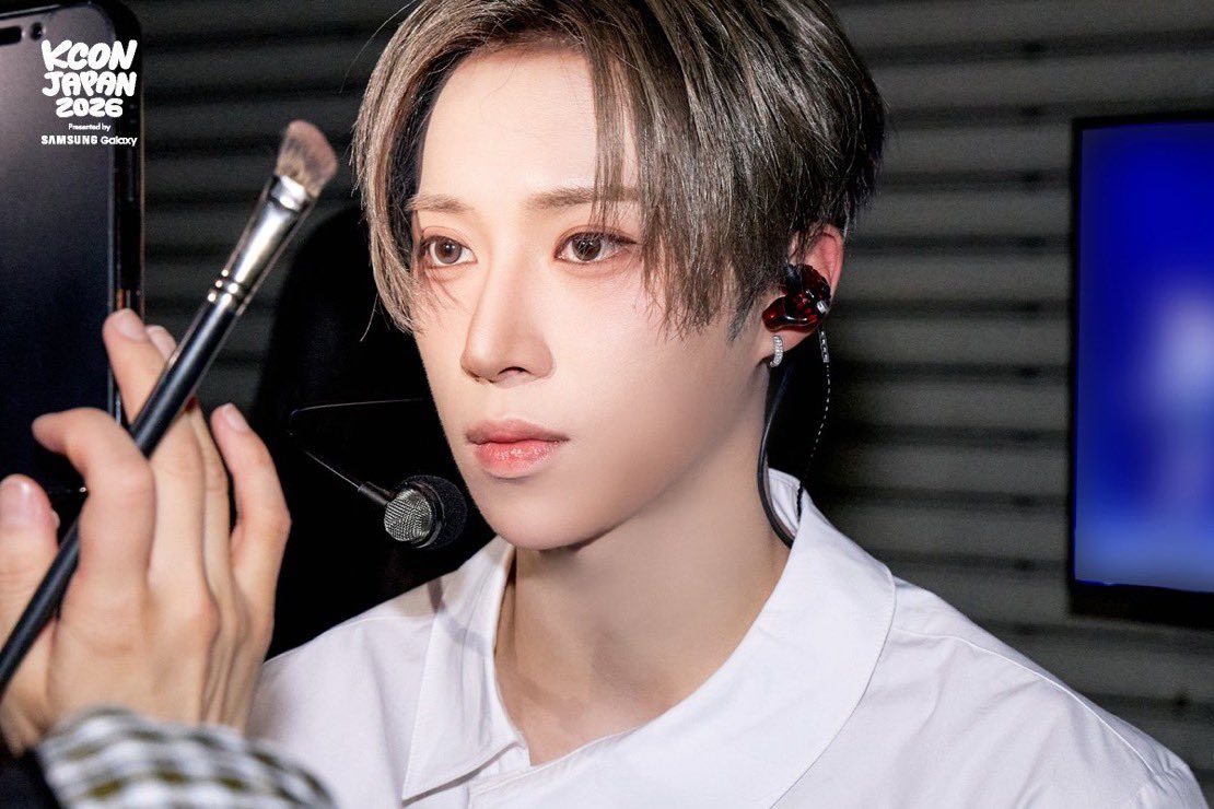 FRANCE_ARNO's tweet photo. ➙ 𝙏𝙒𝙄𝙏𝙏𝙀𝙍

Photo de #ARNO dans les coulisses de la @kconjapan !🌹

➙ @kconjapan 

➙ #JIAHAO #장지아하오  #아르노 #张家豪 #ジアハオ #BOYS2PLANET #보이즈2플래닛 #ALPHADRIVEONE #ALD1 https://t.co/4jELbfMIdJ