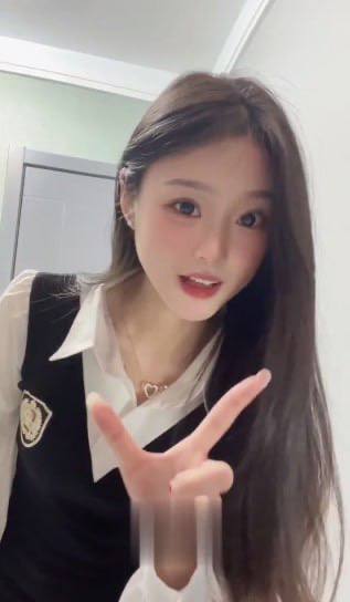 4k775d's tweet photo. #精神小妹 #陈美娇 卧槽 这种货谁接手谁后悔 纹身精神小妹嗨上头了被一群精神小伙轮操
鉴黄师 https://t.co/zdn9NSP7Et https://t.co/yChRagXbnR