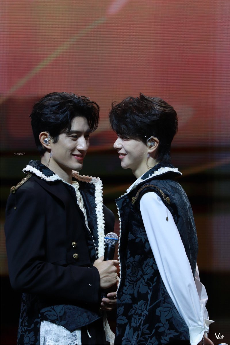 vitamin_CTR's tweet photo. พี่เจิ้งฮีไม่เอาไรละจะมองแต่หน้าน้องถง 🫣

#Aylio1stFanmeetBKK
#AylioGrowAsWeGo
#AydenSng #LyuSitong 
#Aylio #政瞳 https://t.co/5oYBMufE5c