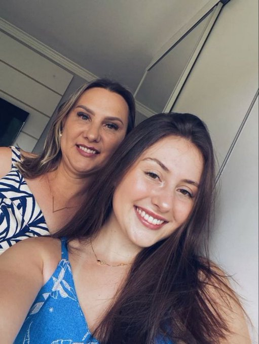 lunaayanaa's tweet photo. Mi madre se va a perforar los pezones, ¿a quién le envío el resultado? 😝 https://t.co/TBdj3opw7w