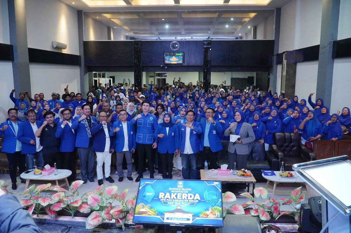 BramastaVerrell's tweet photo. Debus dan Tari Kembang Bulak yang hidup di Kab. Bekasi menyambut langkah saya hari ini.

Kembali bersama Saudaraku Eddy Soeparno, saya berkesempatan melantik Relawan, DPC, dan membuka Rakerda DPD PAN se-Kabupaten Bekasi. https://t.co/MMqculr7ti