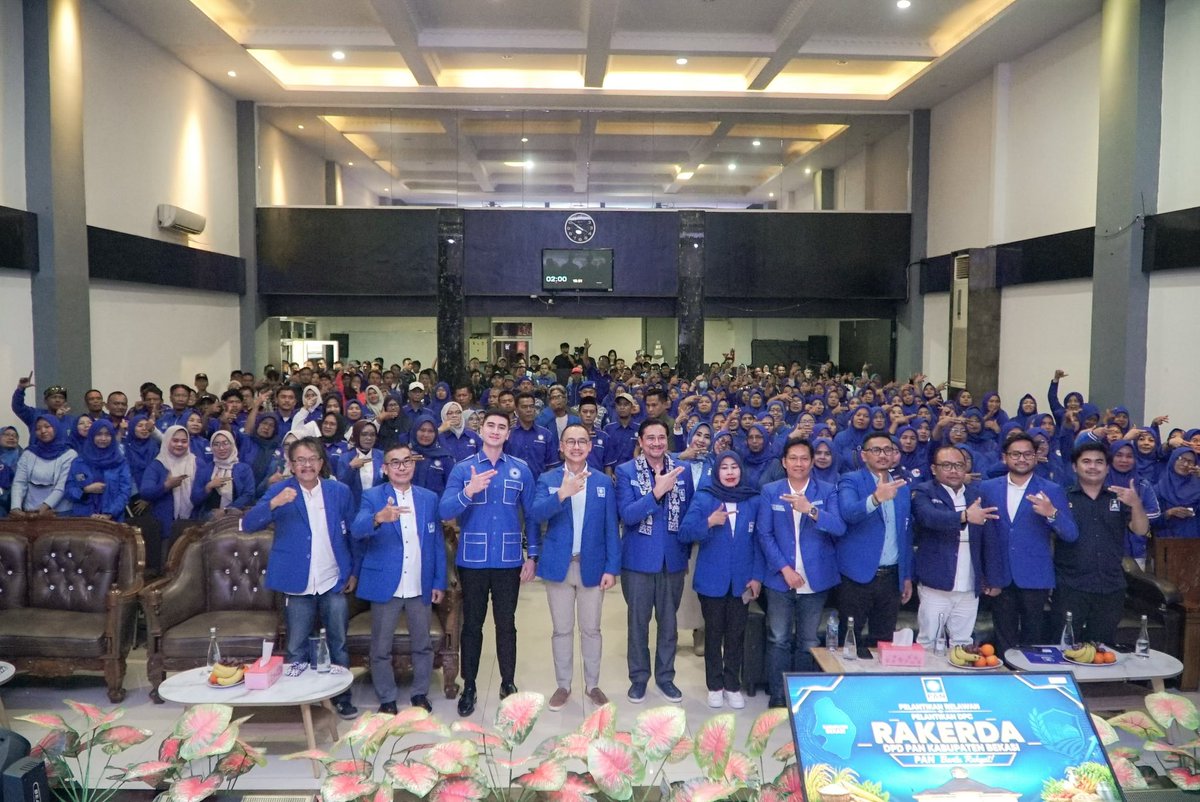 BramastaVerrell's tweet photo. Debus dan Tari Kembang Bulak yang hidup di Kab. Bekasi menyambut langkah saya hari ini.

Kembali bersama Saudaraku Eddy Soeparno, saya berkesempatan melantik Relawan, DPC, dan membuka Rakerda DPD PAN se-Kabupaten Bekasi. https://t.co/MMqculr7ti