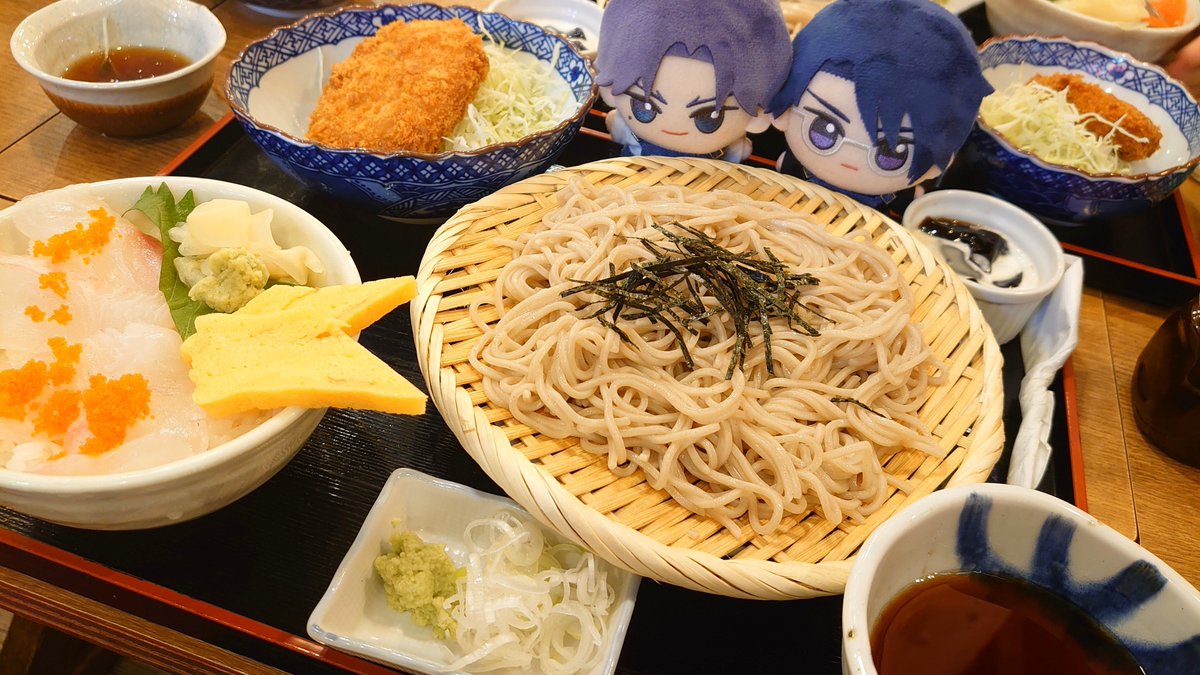 0_Ashtray's tweet photo. お昼ご飯だよ https://t.co/0YIrKiM1IN