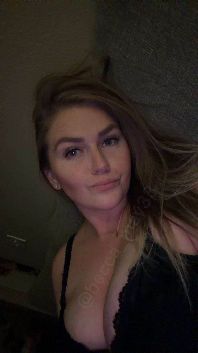 becca_may33's tweet photo. just took these for you https://t.co/xbhvcNCybS