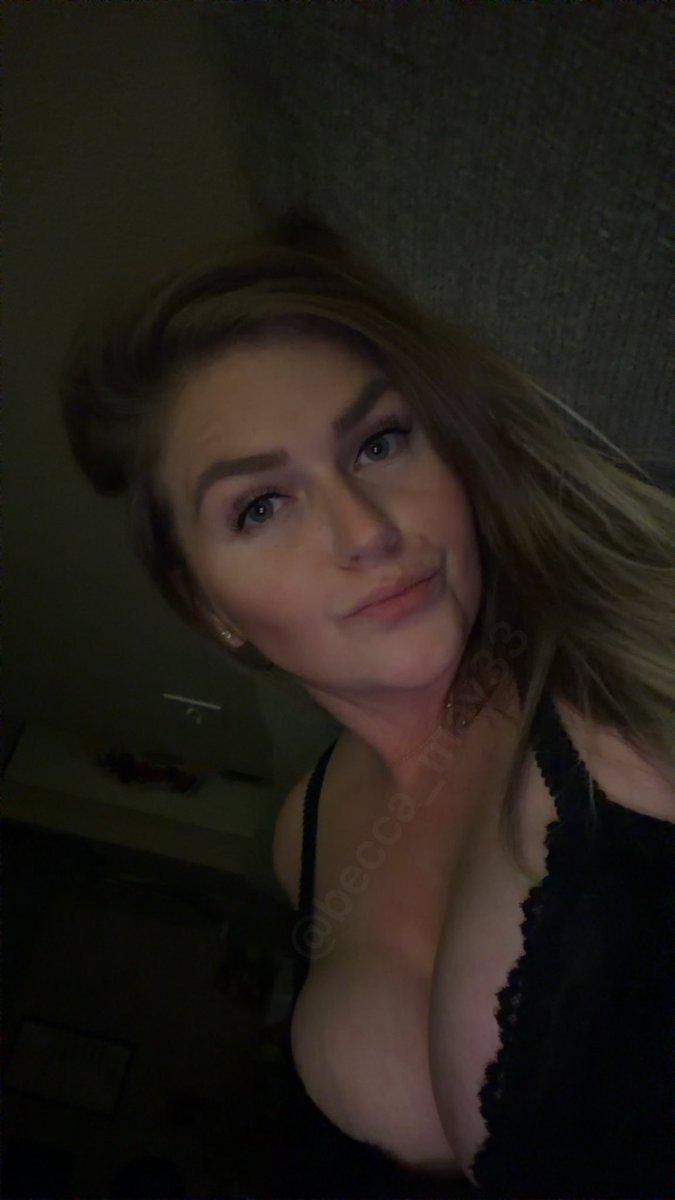 becca_may33's tweet photo. just took these for you https://t.co/xbhvcNCybS
