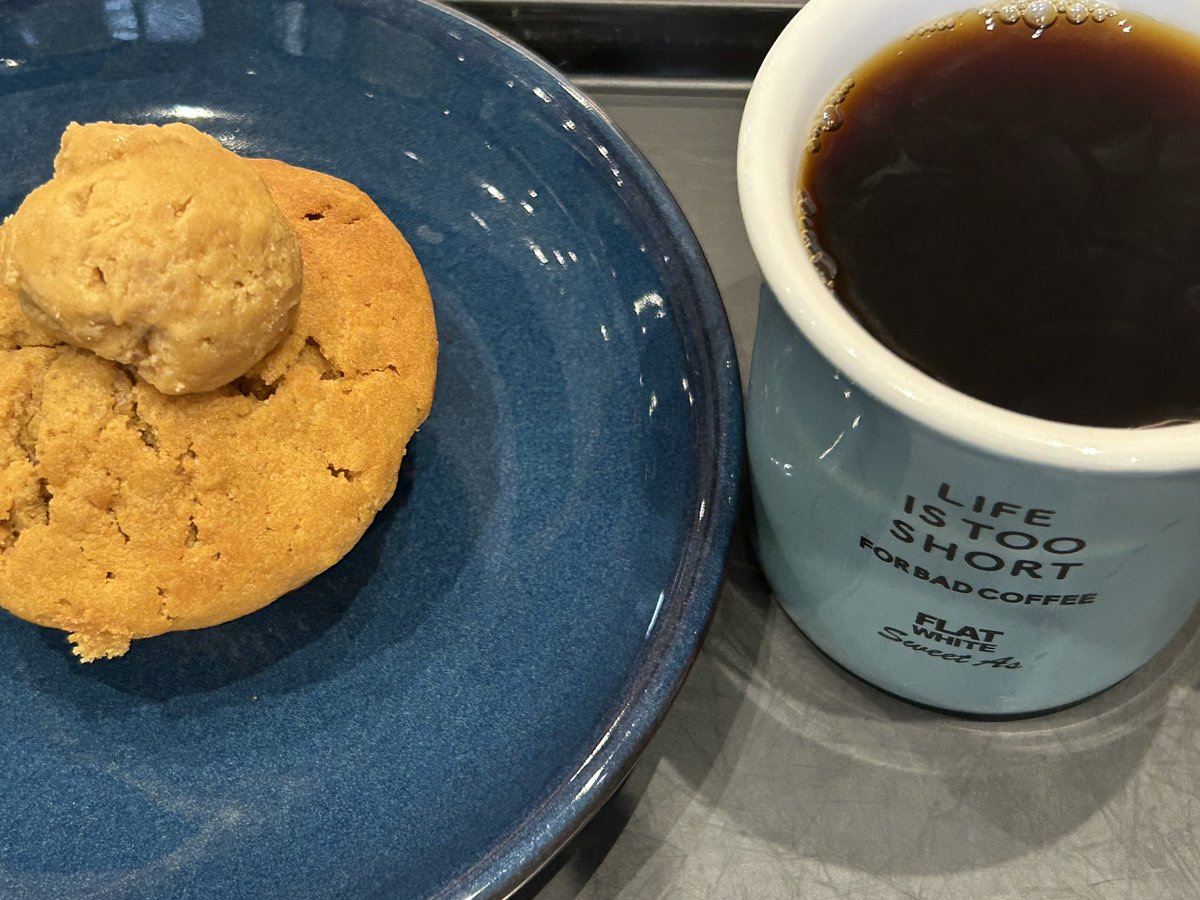 makiapplepai's tweet photo. これ忘れてた🧁☕️ https://t.co/JO55ZzvfBW