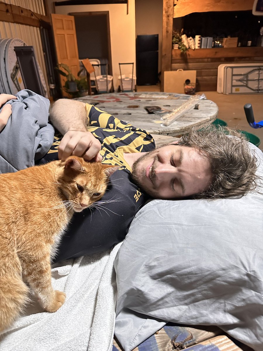 KelleyJorg's tweet photo. ANYWAY Corey’s still a have not. IG and Twitter voted for him to sleep on spools in the shed. Barn cats included
#bb28 #havenot https://t.co/Iy5Rgpb9Bd