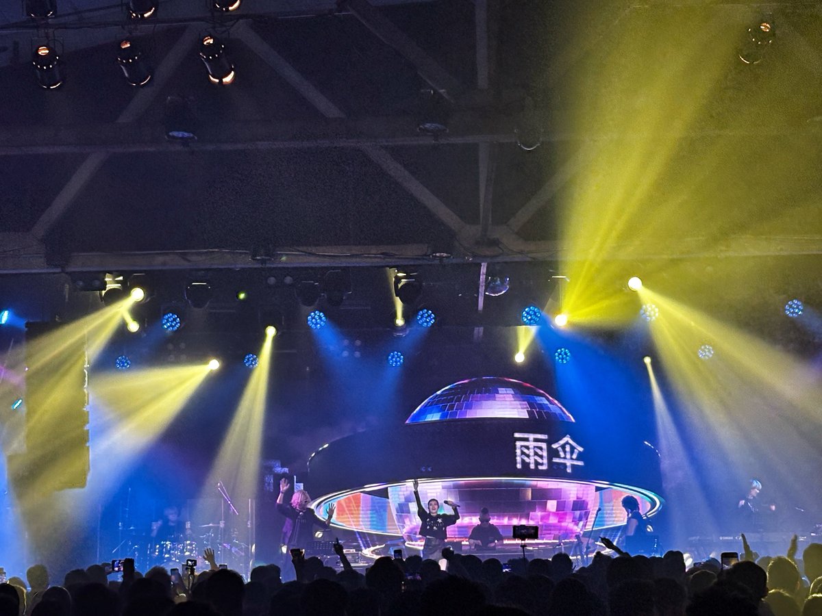 OlpKkAxyhrHLcql's tweet photo. Tonight’s indie rock show at The Loft Chef’s kiss—raw vocals, electric guitar riffs, and a crowd that’s screaming every lyric. Don’t miss the last 20 mins, they save the best track for last! https://t.co/O6LCmazVjN