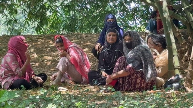 PeaceJustice4U's tweet photo. #India #BSF has been continously #violating #Geneva #convention #UNCharter also undermining #peace #security & #stability in the ragion. Everyday have been illegally #pushed in & #trespassing #illegal #immigrants inside #Bangladesh land. Huge tension uprising intolocal #community https://t.co/einG2UUhZG