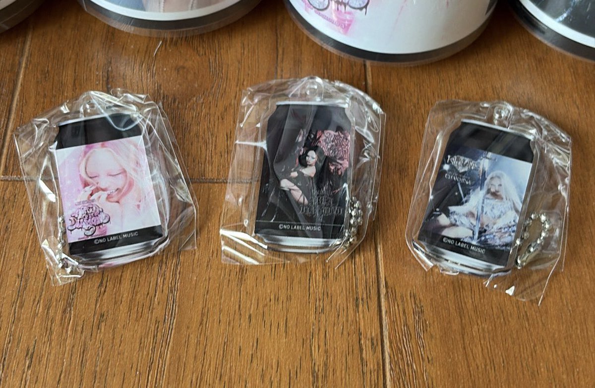 godmlucky3's tweet photo. ちゃんみな缶自販機💎
20本でアクキーは3つ被りなし🥰
嬉しいよお https://t.co/zeHWCwh0v0