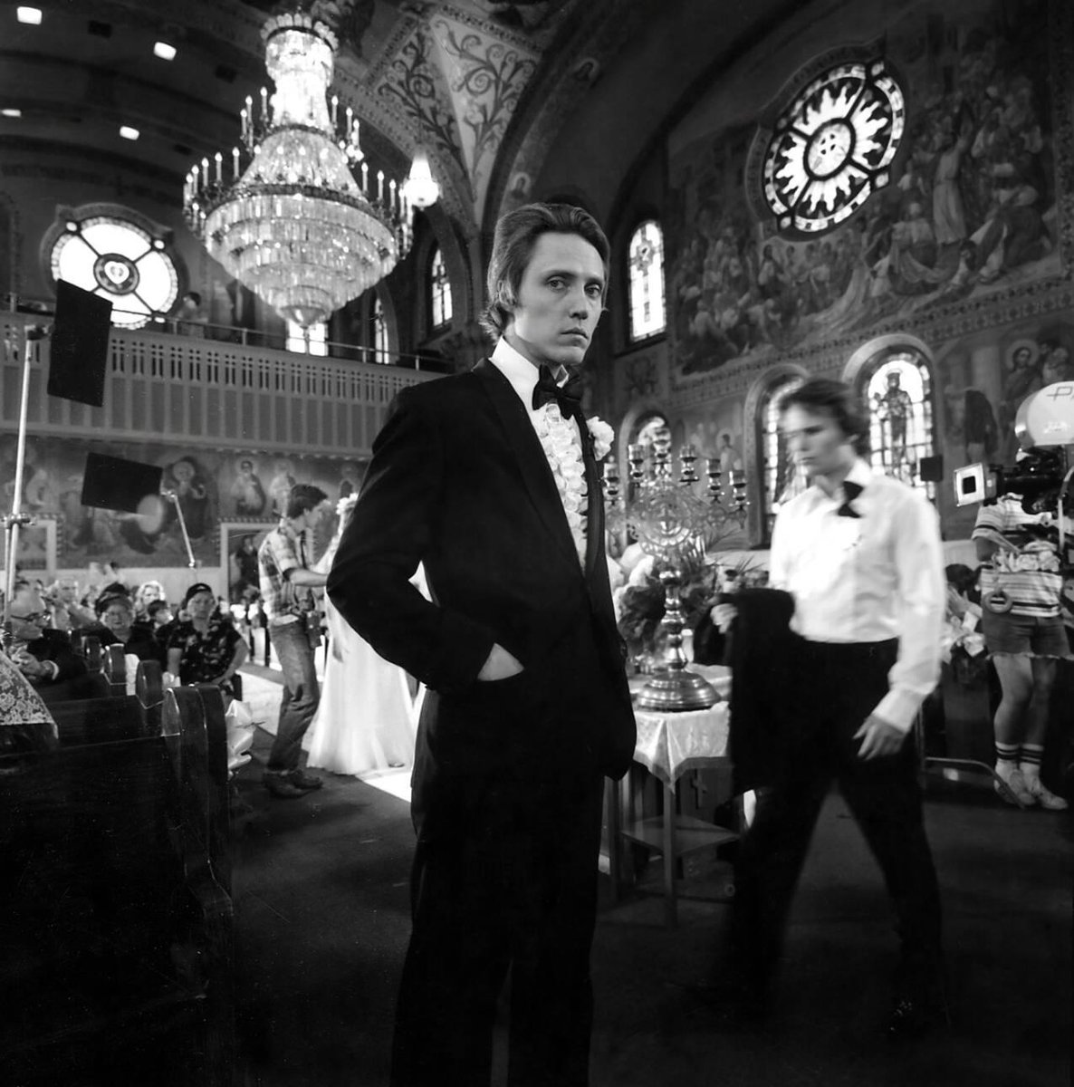 TheOldHollywood's tweet photo. Christopher Walken between takes on the set of The Deer Hunter (1978) https://t.co/dXspsTqChc