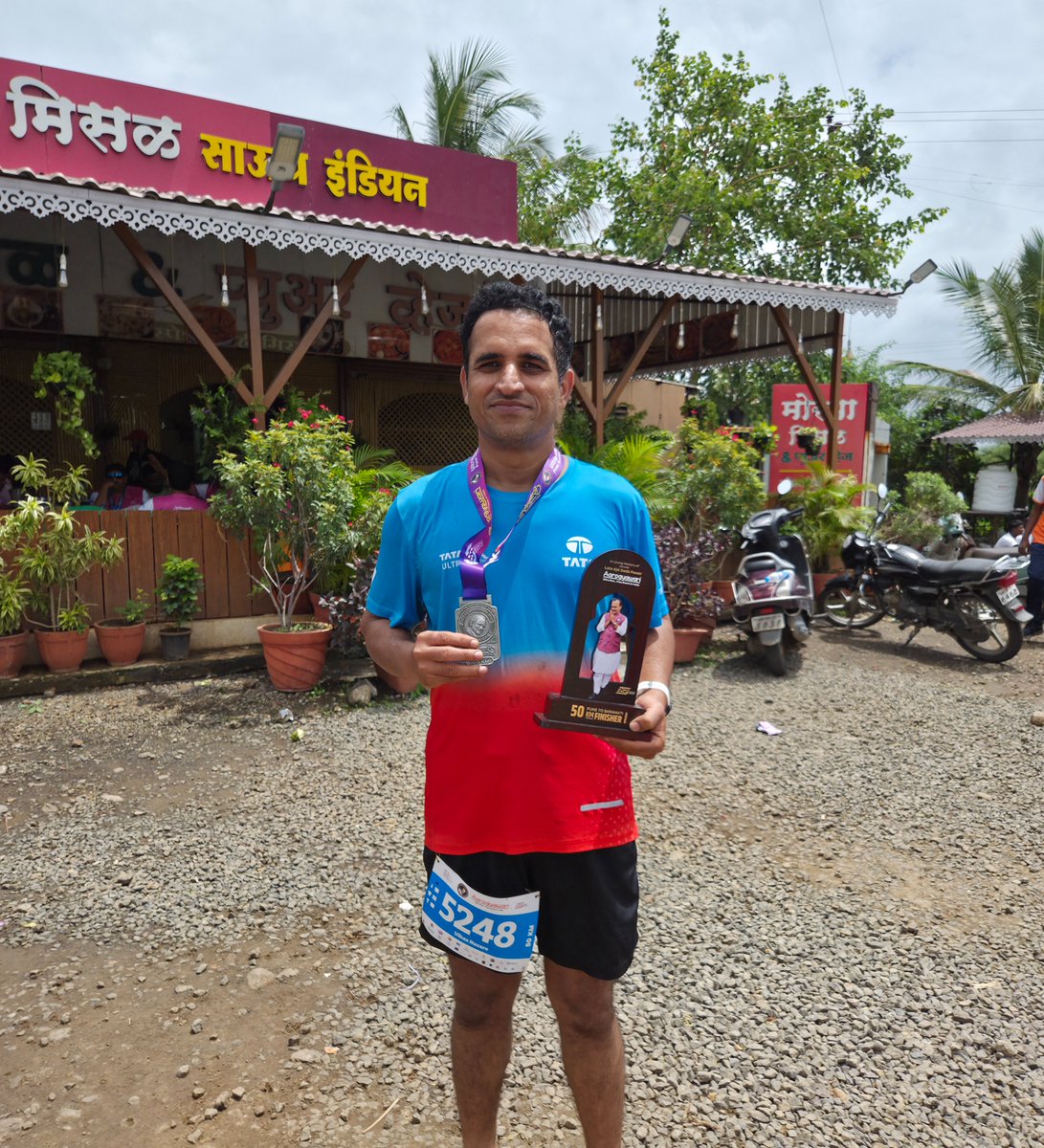NazareUlhas's tweet photo. Done &amp; dusted! Aarogyawari 50km Ultra Run from Pune → Jejuri completed strong 💪 Injury‑free thanks to #Runstrong’s structured training plan. Immense gratitude to @aditipandya29 @geeksonfeet for guidance &amp; support 🙌 #ultrarun #marathontraining #endurance https://t.co/oJSbQw4pQ1