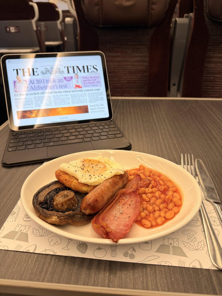 joshuaangell01's tweet photo. Nice early start this morning (like all Mondays) for the Flying Scotsman service to London from Edinburgh https://t.co/BLRZx5ti6J