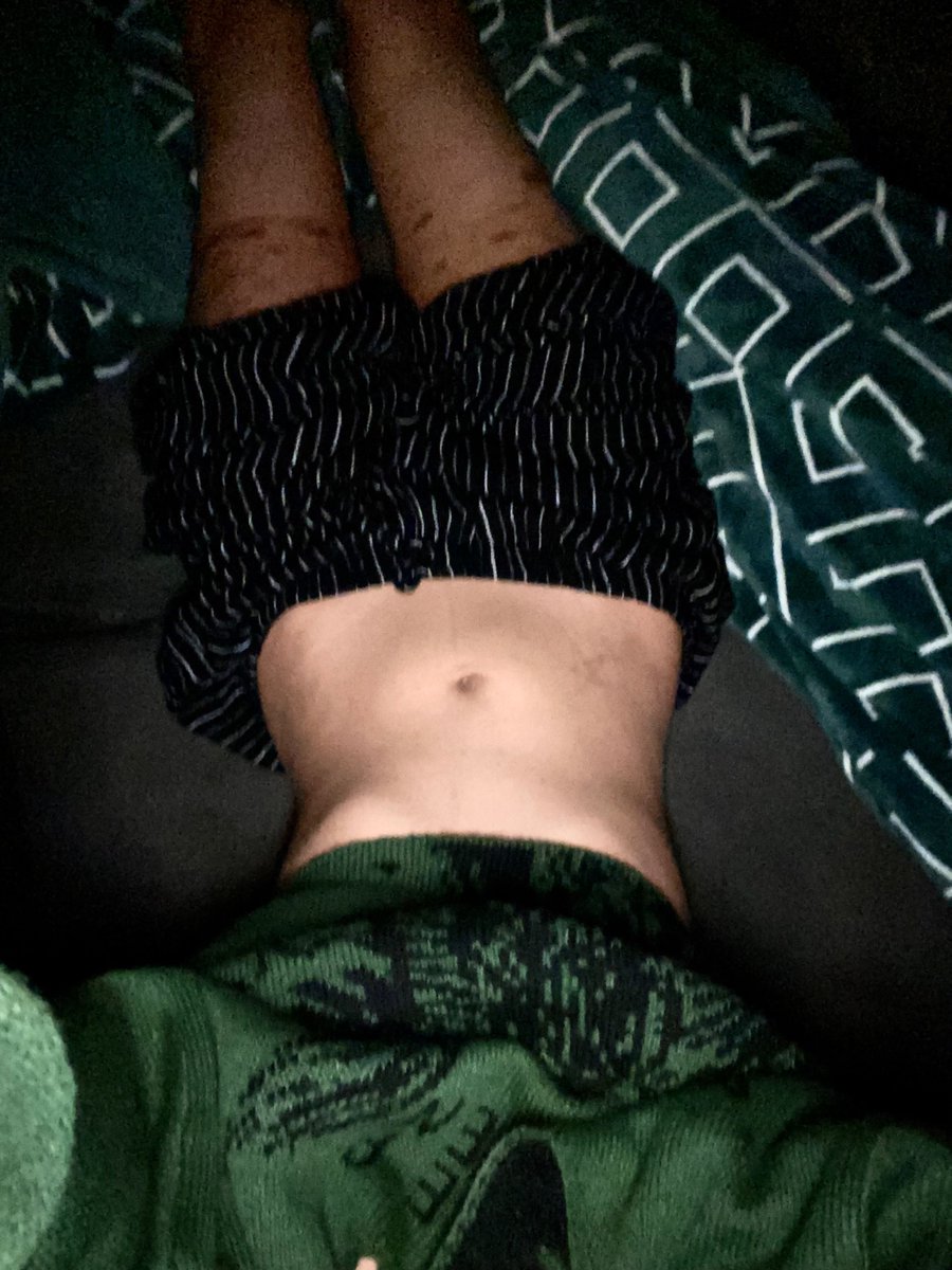 nveersa's tweet photo. bodycheck before i try to recover wahhhh https://t.co/rTdlNALTQG