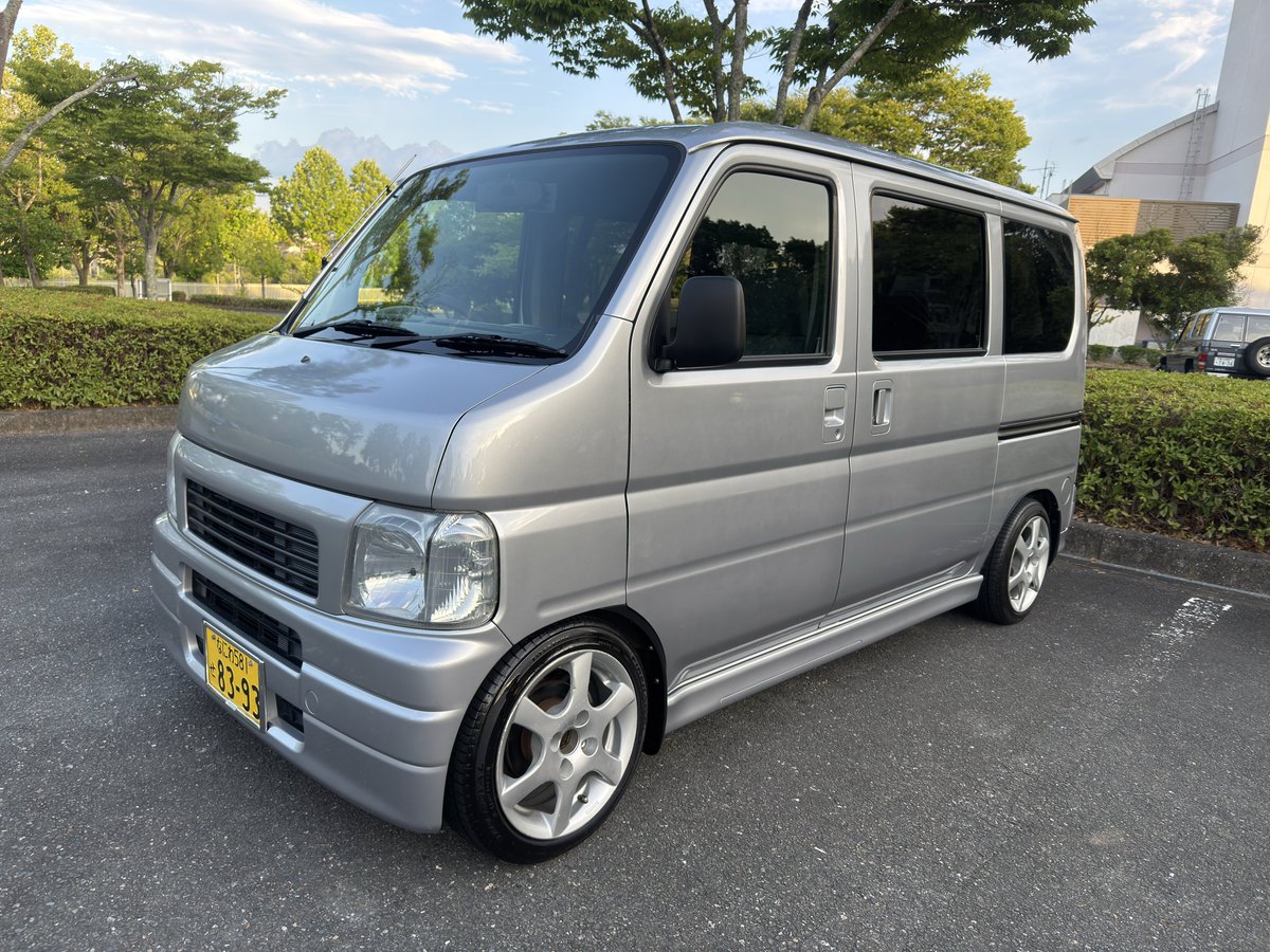 Tomato76843591's tweet photo. 自認ストリート5MT(バモス)売りたくないけど売らないといけない気がするけどやっぱり売りたくは無いけどまじで車多すぎてバン被りしてるし綺麗すぎて荷物載せてないから実質セルシオなので使用頻度がほんまに少なすぎるので知り合いとかでセダン乗りたい人おらんかな。誰か氏〜 https://t.co/ZQ3SCvPwnx
