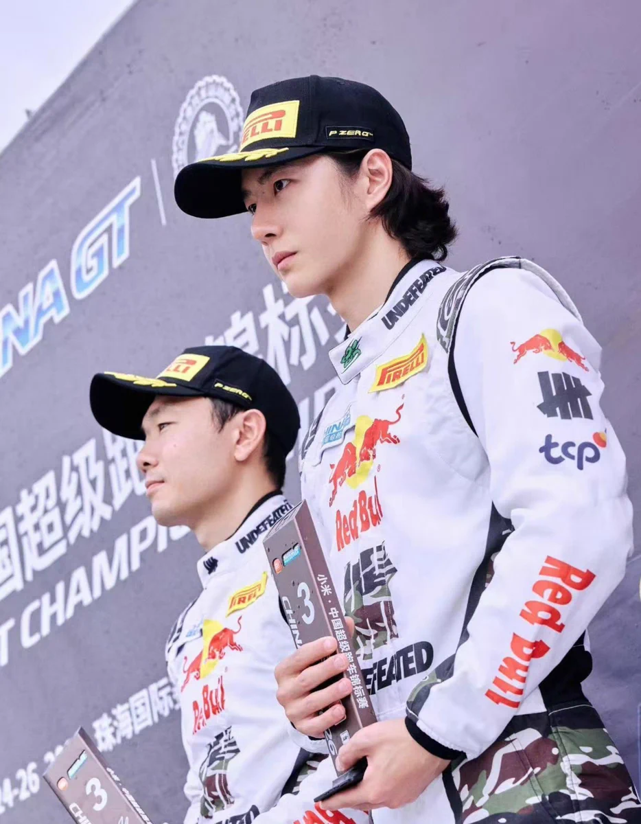 王一博 ワン・イーボー YIBO RACING 公式グッズ 限定キャップ 確認