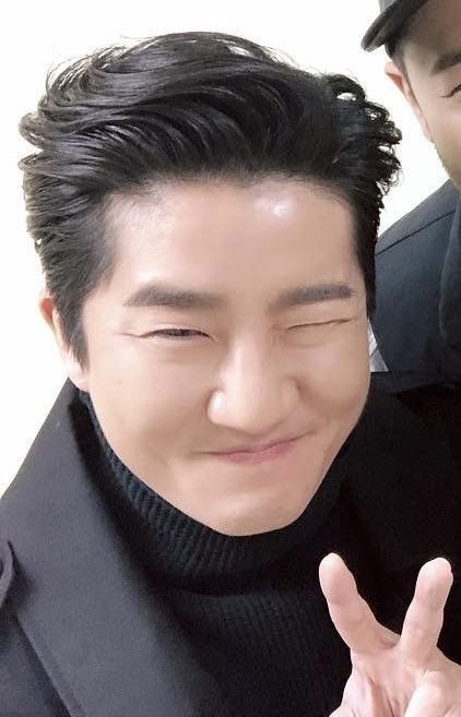 jiflyz's tweet photo. fox....미쳣네 https://t.co/crtCfrL1nb