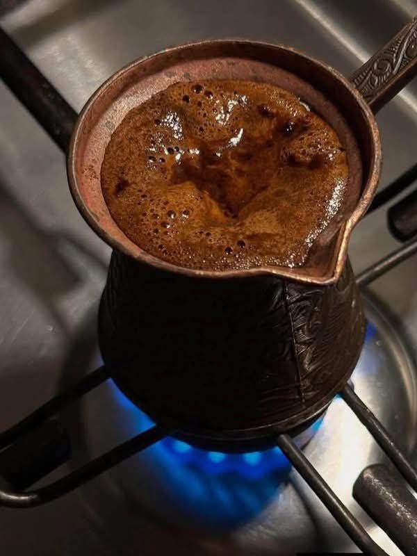 CyliaHd's tweet photo. من الأشياء الروتينية الجميلة ، قهوتي .🤎☕ https://t.co/vYrfS5v7b8