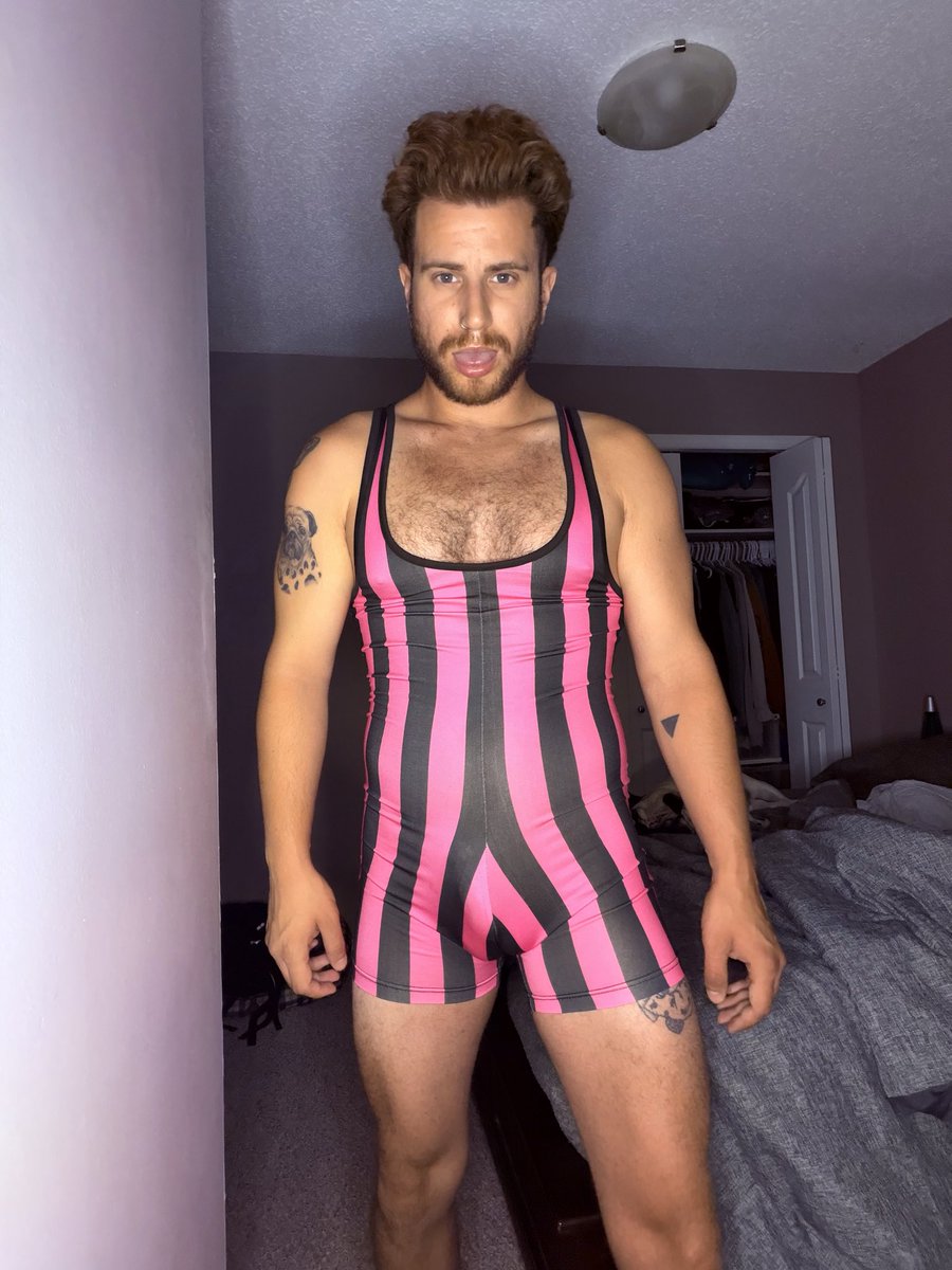spiceheeaccount's tweet photo. I’m singlet, guys 😉 https://t.co/dPkksrd8OP