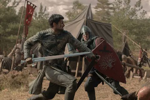 th3CritclMaestr's tweet photo. EPISODE 3x6 of House of the Dragon proves what I have been saying from the very beginning: the writers of this show do not give two fucks about Fire & Blood. At this point, this is not even the Dance of the Dragons anymore. I genuinely don't even know what story they're telling now. 🤦🏾‍♂️

In my opinion, this episode was boring, terribly written, and filled with plot developments that either had no setup or actively made the original story worse.

1. Baela and Alyn are suddenly in love with each other... but how??? 👀When did this happen??? When were these feelings even established??? 😕 Things simply happen in this series because the writers want them to happen, regardless of whether they have actually done the work to develop them. This relationship is just the latest example - it comes out of nowhere and makes absolutely no sense.

2. Ser Criston Cole’s death is more underwhelming than I ever thought it would be. 🥱 I mean, why would Ryan Condal remove the most iconic line from the entire scene??? “I’ll have no songs about how brave you died, Kingmaker... There’s tens o’ thousands dead on your account.” Why are powerful, memorable lines like this constantly being removed from the adaptation??? Criston’s character had already been ruined since the beginning, but I think this death scene was definitey the final nail in the coffin. Even when the writers are handed a brilliant conclusion directly from the book, they still somehow find a way to make it a lot less interesting. It's truly astonishing.

3. Rhaena’s storyline being merged with Nettles was also exactly as terrible as I expected it to be. They removed a unique character, gave her story to Rhaena, and somehow managed to make the entire plotline more boring and stupid. I mean, how is Jeyne Arryn casually slapping the rider of Sheepstealer in front of everyone??? 🤔 Rhaena is now bonded to a massive, dangerous dragon, yet Lady Arryn still treats her as though she's still a powerless child. Ridiculous.

4. Then Lord Roxton apparently teleports across Westeros, arrives in the Crownlands and captures Corlys Velaryon?? 🥴 How did any of that happen? Why is this storyline even taking place when it does not exist in the book???

5. And Alicent is apparently an assassin now??? 🤣🤣🤣🤣🤣🤣🤣 Seriously, what the fuck is this story??? What are we even watching anymore??

6. The treatment of Lord Ormund Hightower may be the most insulting part of all. In Fire & Blood, Ormund is a courageous commander who fights valiantly beside his men. In House of the Dragon, he cannot tolerate unpleasant smells and vomits at the sight of blood. The show seems determined to humiliate every Green character it touches, turning capable and respected figures into pathetic jokes.  Fuck off, Ryan Condom. 😤😤😤

This episode was terrible. It was boring, incoherent and completely disconnected from the story of the Dance of the Dragons. The writers are no longer adapting Fire & Blood; they are using its characters and names to tell their own fan-fiction... and it sucks ass. 

No wonder George R. R. Martin wants nothing to do with this nonsense. 🙄