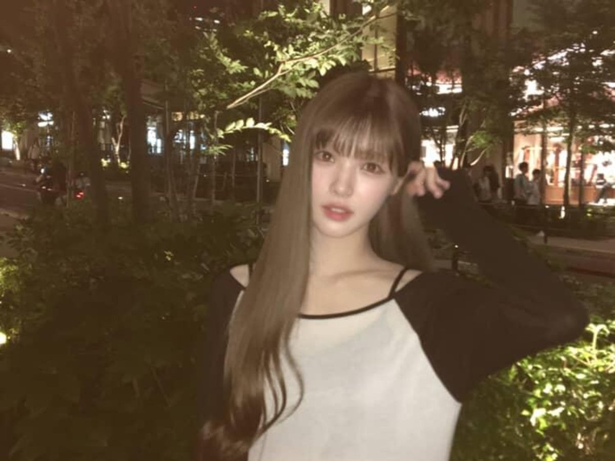 H2H_INA's tweet photo. 260727 #YUHA weverse post

"Jalan-jalan malam 🖤"

#Hearts2Hearts #하츠투하츠 #H2H
@Hearts2Hearts https://t.co/6TPnOO8MLE