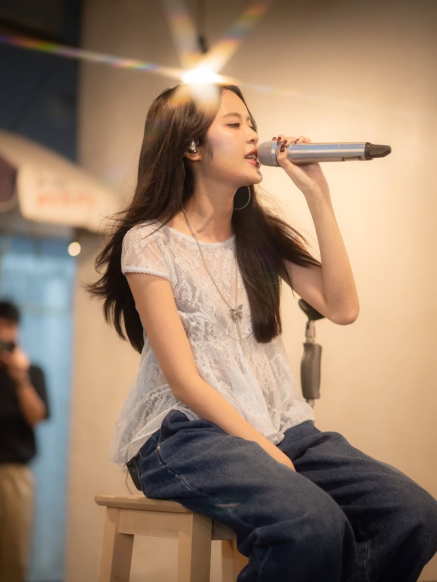 MOBYE_Fanbase's tweet photo. จบไปแล้วกับงานแฟนมีตที่ผ่านขอบคุณทุกๆอย่างที่ทำให้งานนี้เกิดขึ้น รักและคิดถึงทุกคนมากๆเลยค้าบ 💖🙏🏻🤍

#MOBYE 
#MOBYE_HAPPYปิ้งDAY https://t.co/LGlCq07PtU