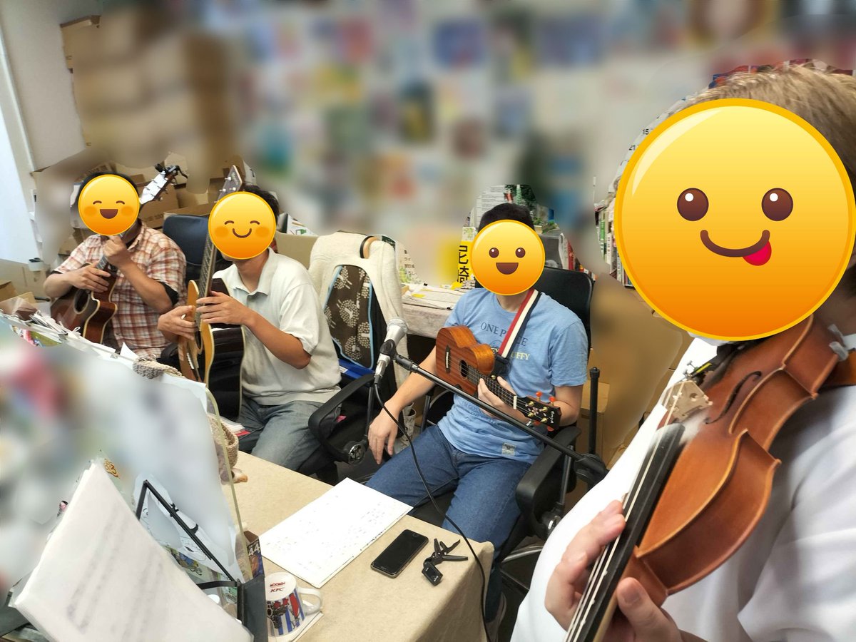 SBC12528319's tweet photo. はーぴばーすでーとぅーゆー♬
のはずが、今月は誰もおられず、急遽ポールくんに代理を務めてもらいました‼️←無茶ぶりすんませーん🤣
🎻＆🎸🎸＆ウクレレ演奏からの〜
ポールくんボーカル二曲に
押尾コエタローさんのソロ(←めずらしw)三曲でお祝いしました👏
素敵な時間をありがとうございました😭 https://t.co/J37AgjRelb