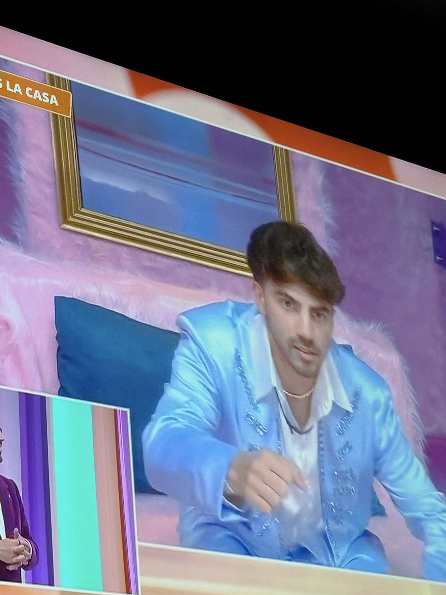 abso13_'s tweet photo. #LaCasaDeLosFamososMx

La jefa manda a Fede a llamar al confesionario, el primer reto es: Esconder el papel de baño de toda la casa 😱🚽🧻 https://t.co/YIATnGA6gn