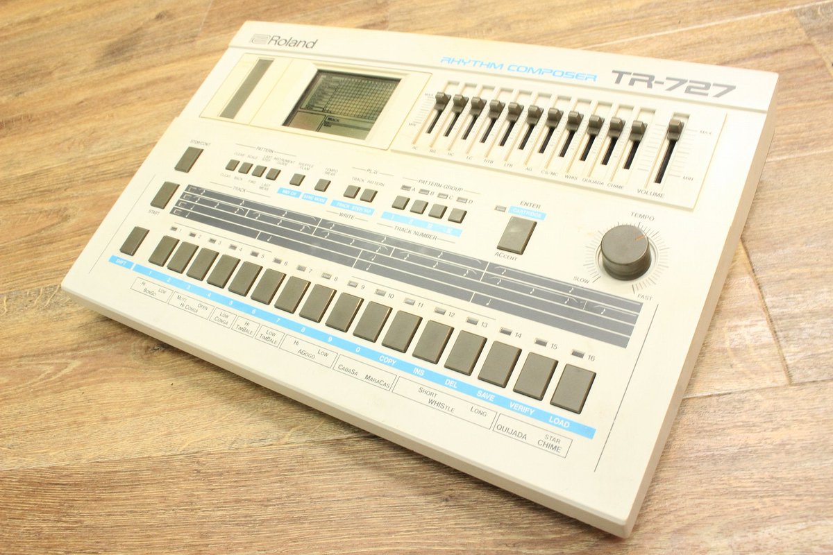 1484_shinjuku's tweet photo. 🥁HAPPY 727 DAY🥁
本日7月27日は、リズムコンポーザー”TR-727”をお祝いする日!
地味なんて言わないで!!民族音楽にアシッド、ポップ、テクノまで様々な場面で活躍できるポテンシャルを秘めた名機なのです・・・
当店にも在庫ありますので是非!!
#Roland #tr727 #727day #キーボードマート新宿 https://t.co/BtnGzi8Mz4