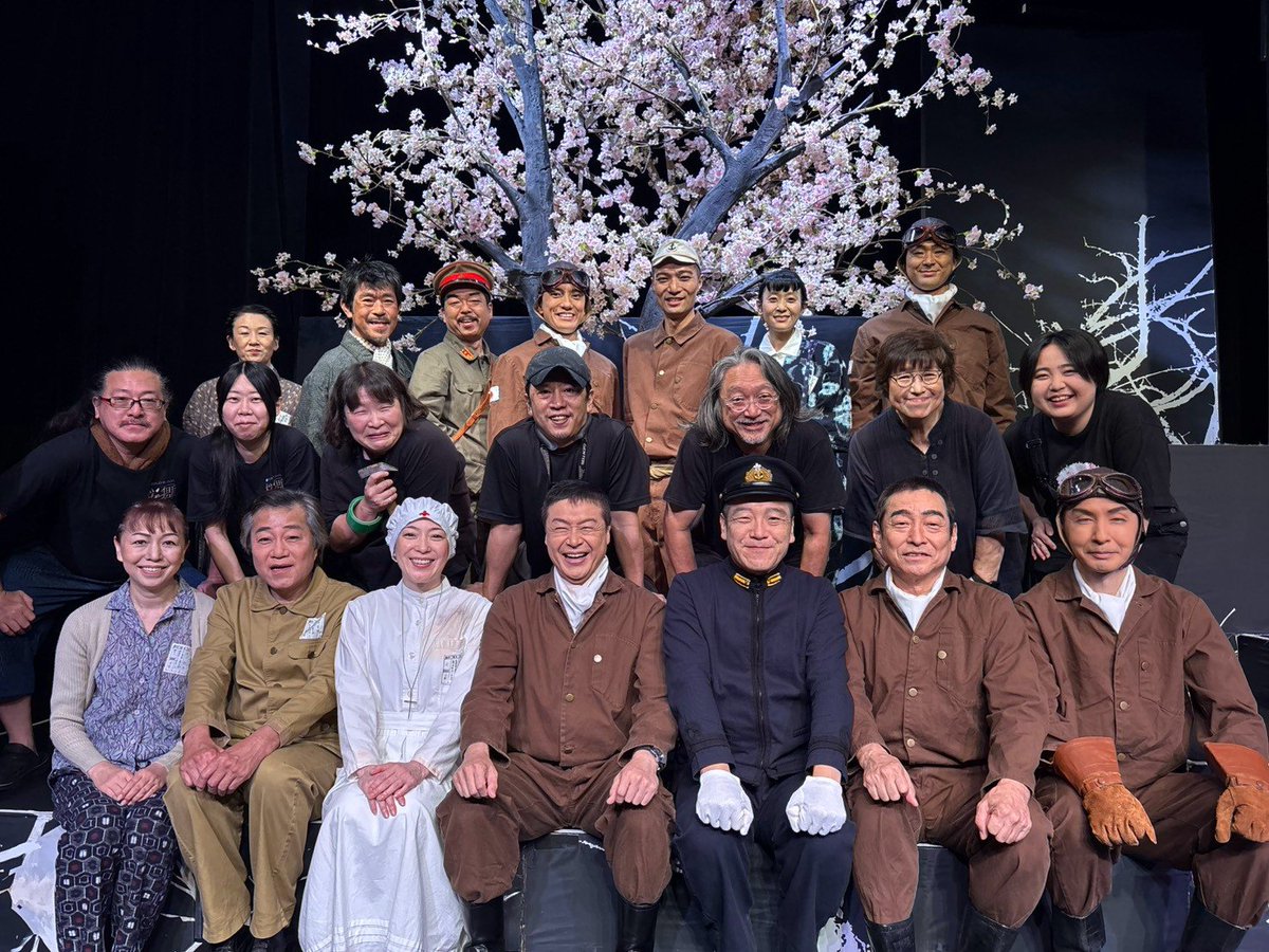 2r11663's tweet photo. #桜舞 
全公演終演いたしました！
コロナ禍での中止から6年
題材は勿論の事お客様含めた、あの温かい空間はとても忘れ難いものとなりました。

これが最後かと思うと寂しくもありますが
作品は皆様の心の中に、そして自分達は次を目指して飛躍出来るよう、また頑張っていきます！
有難うございました！ https://t.co/9g5zQF4lCK