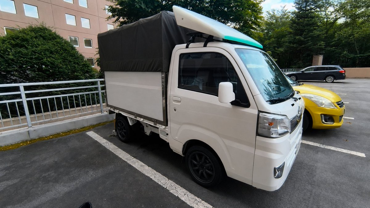 zumtora's tweet photo. 軽貨物業を廃業後、年間５千キロも乗らなくなってしまった（現役時代は年間９万キロ）とはい��、１２万キロ超てブレーキローターも交換時期に達したので、スリット入のスポーツローター＆スポーツパッドを入れました。　タイヤも１４インチなのでABSがすぐに作動する事が無いので走り易い♪ https://t.co/r3S0NEvVJB