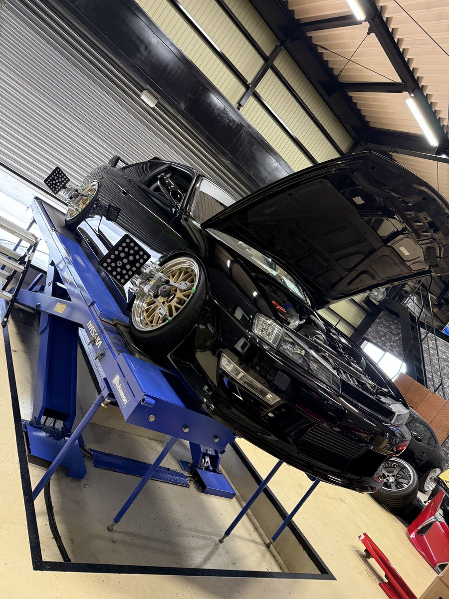 GRAES_3000's tweet photo. ご新規様S14シルビア4輪アライメント調整に微調整作業👍
GR86オーナー仕事用の新型ハイエース4輪アライメント作業👌
業者様よりカローラツーリング足回り修理の4輪アライメント❗️
サーキットタイムアタック車両シビックタイプRは足回りセッティングとアーム交換してアライメント調整😄データ取り❗️ https://t.co/bUX8fVSnb5