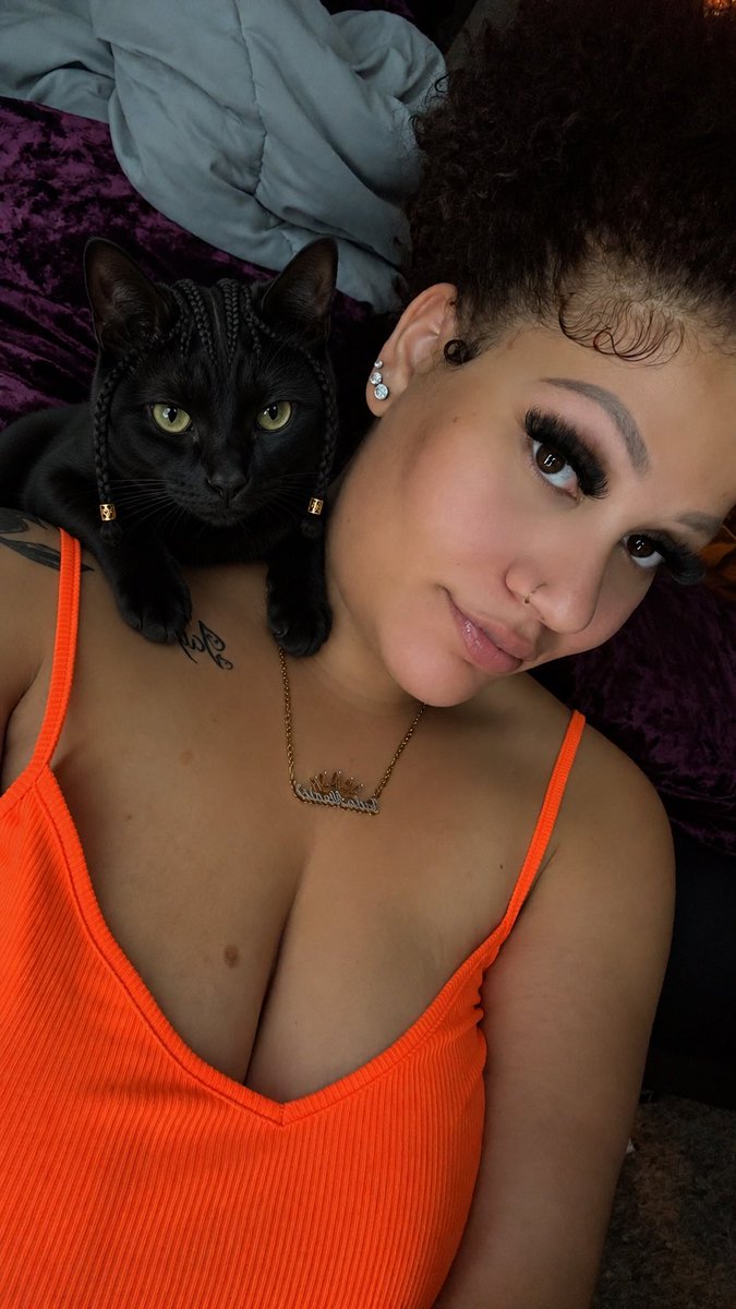 ElDiabloogato's tweet photo. Me &amp; her against the world. https://t.co/G315apzGvu