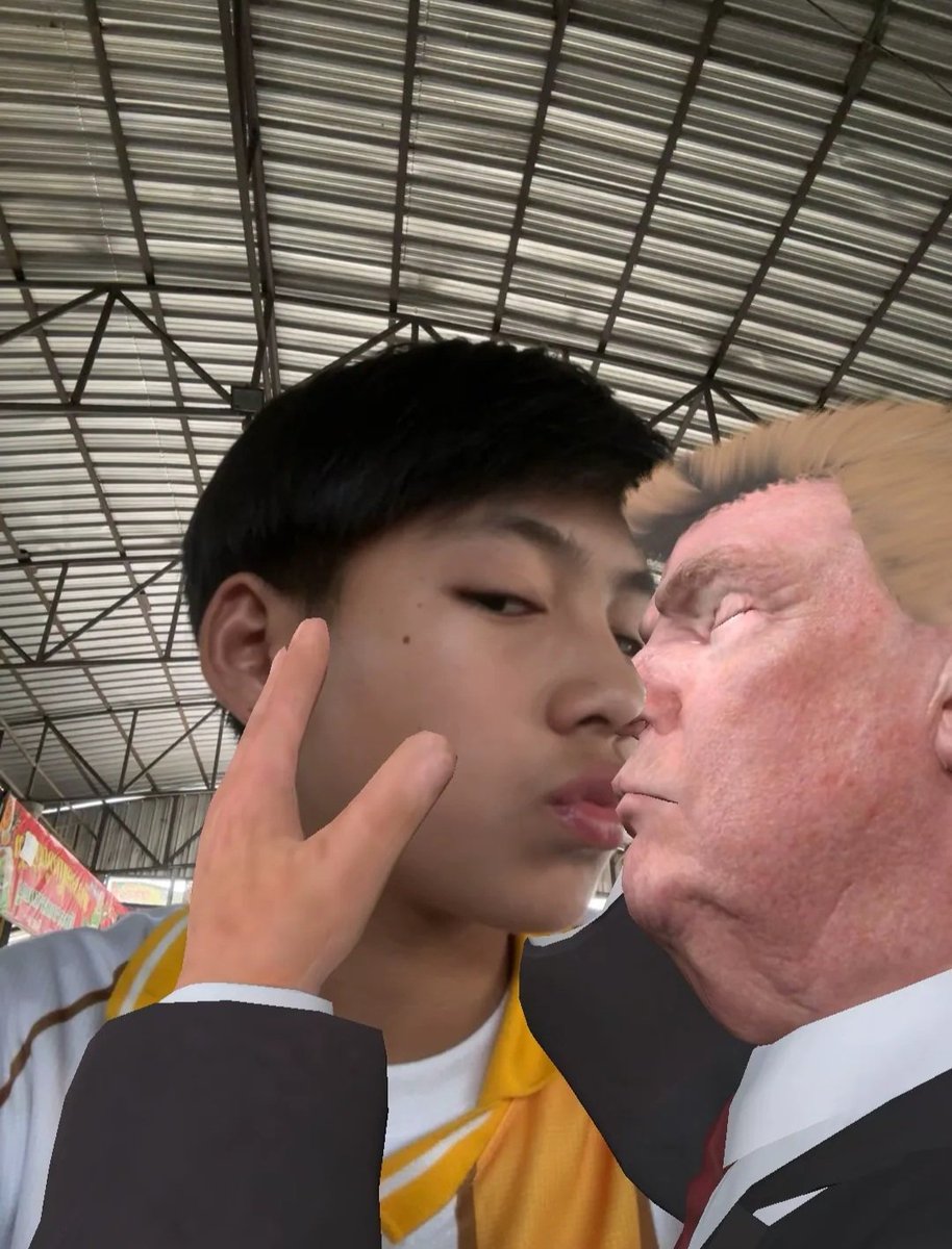 teethach_2012's tweet photo. แน่จริงแกก็มาจุ๊บดิ😛 https://t.co/7mTZAhAymL