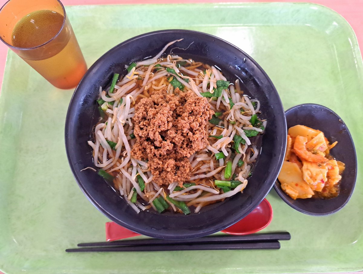 6ce_motolonge's tweet photo. 夏休み初？に来た���思う。
日替わり麺"台湾ラーメ���(名古屋メシ)"を頂きました！

先輩またまたゴチになりました
感謝感謝です🫰😭

やっぱ休みだから人少ないっすね
日替わりが残ってて嬉しい限りです

8月からのバカ安日替わり麺が
楽しみで楽しみで🤩

#東海大学 #コムスク https://t.co/QbIOYPnx3E