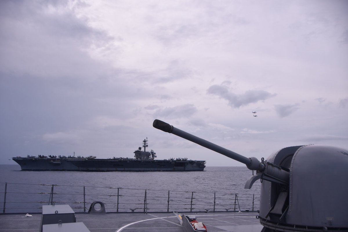JMSDF_PAO's tweet photo. 🇯🇵🇺🇸 #JS_YUDACHI conducted a bilateral exercise with the @USNavy USS GEORGE WASHINGTON and other U.S. Navy vessels.
Through this exercise, the JMSDF was able to improve its tactical capabilities and interoperability between the JMSDF and the USN.

#FOIP @USNavy https://t.co/4CpRA8jx2P