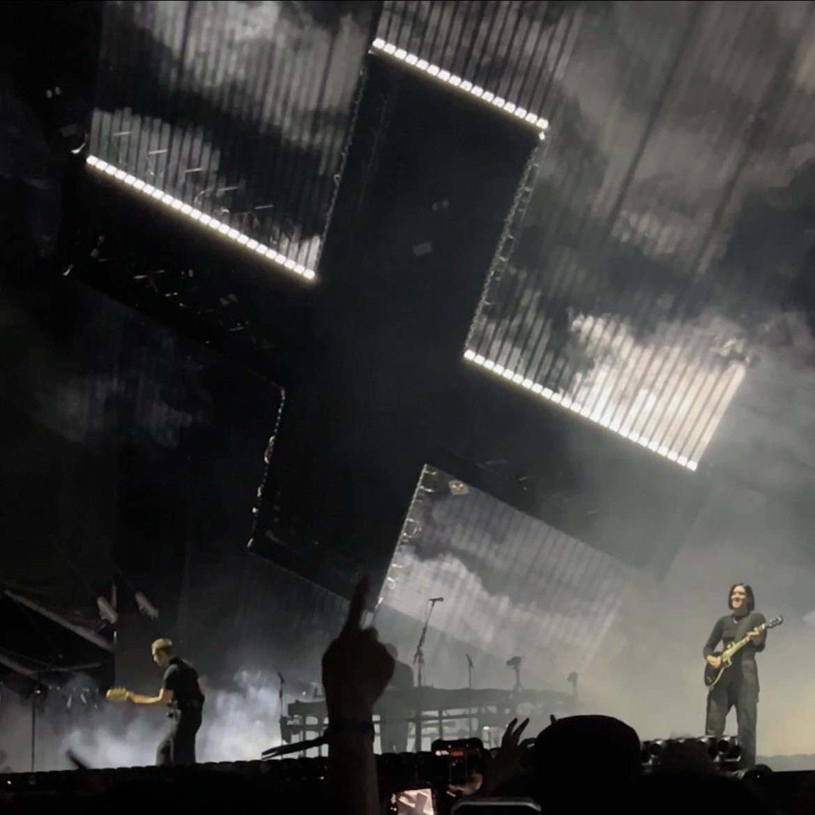 yasasico's tweet photo. 2026/7/24(金)
シャッポ 
奇妙礼太郎
ロイル・カーナー
テストセット
アーロ・パークス
The xx
#フジロック 1日目

復路でフジロック振り返り
ロイルカーナーは単独行きたい https://t.co/52WecVpmjg