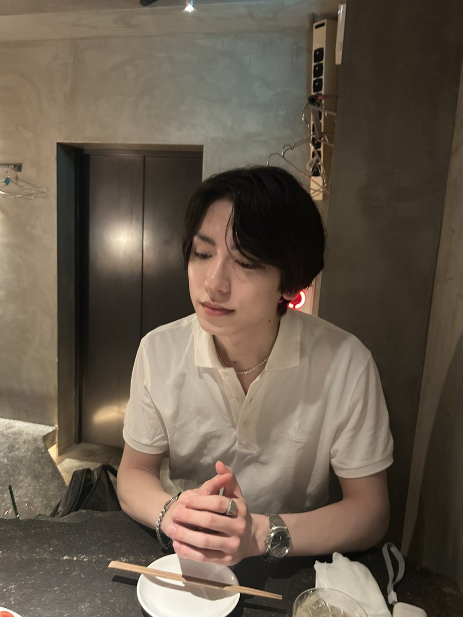 UCHIKAWAREO's tweet photo. 髪の毛を伸ばそうか、切ろうか迷ってます… https://t.co/eOm762TIRZ