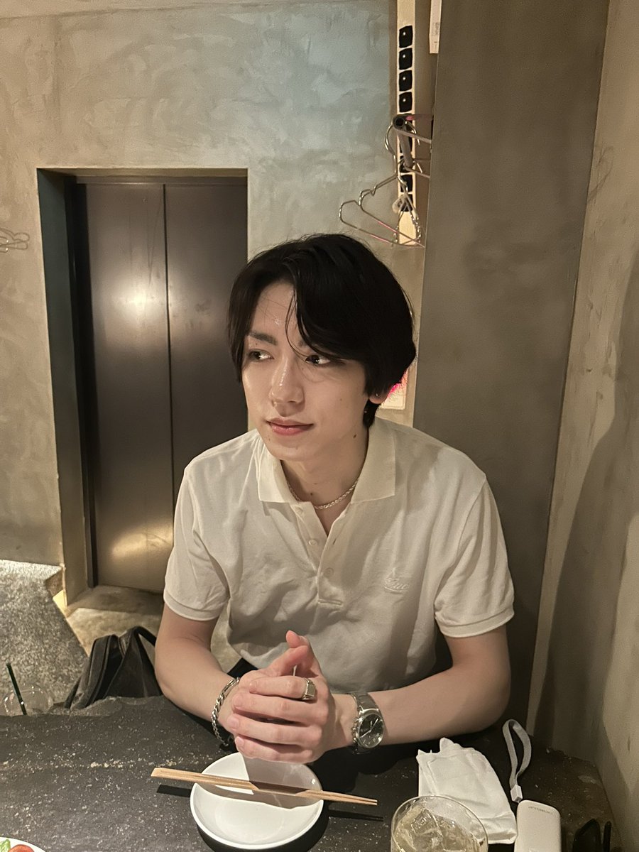 UCHIKAWAREO's tweet photo. 髪の毛を伸ばそうか、切ろうか迷ってます… https://t.co/eOm762TIRZ