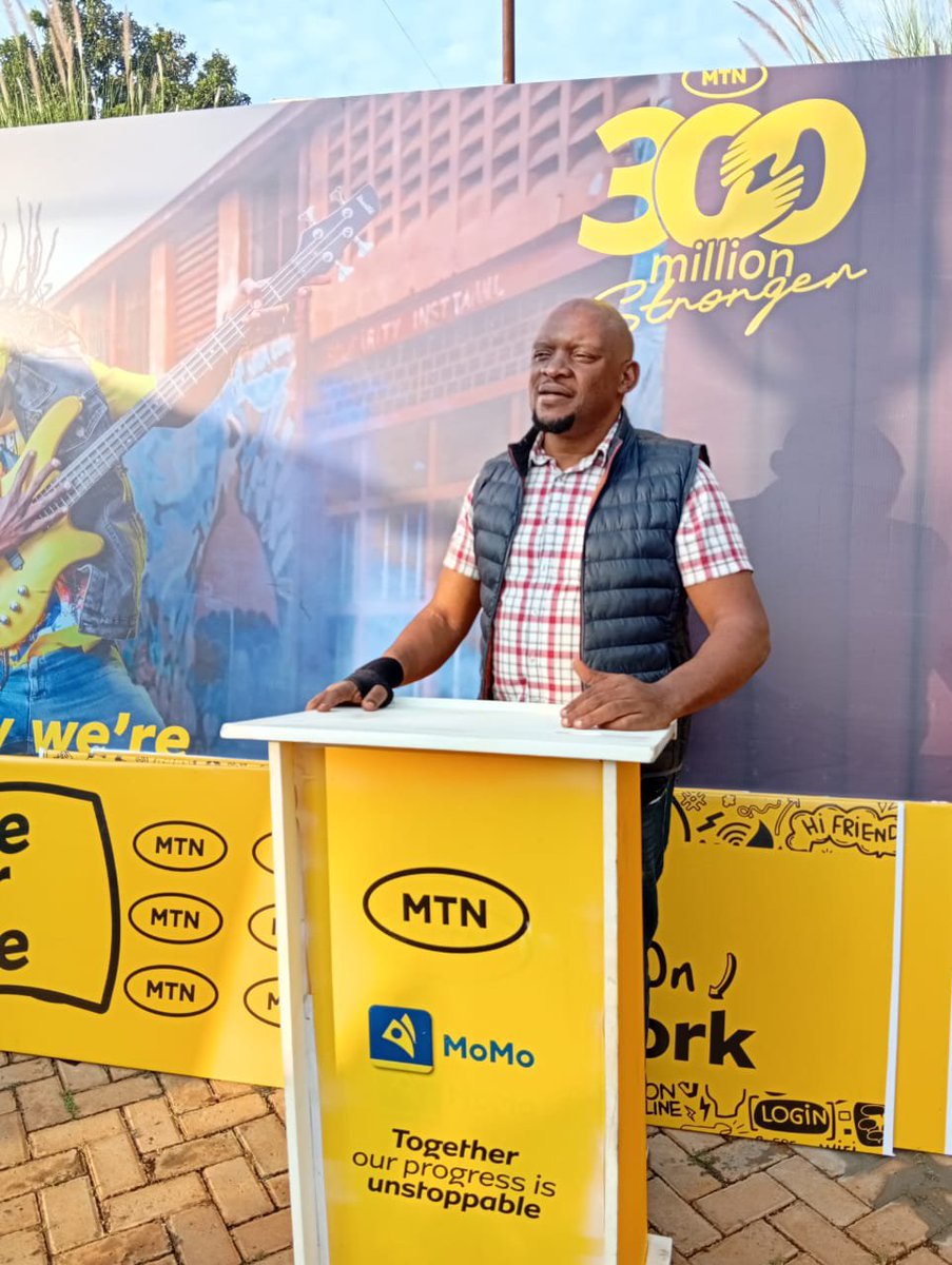 AgricShowsUG's tweet photo. we thank @mtnmomo for committing to supporting the Bunyoro Region Agriculture show, helping farmers go digital &amp; onboarding businesses into good digital financial mgt. MTN will also give away products to different show goers.@RobinahNabbanja @gracemarymugasa @Bunyoro_Kitara @WFP https://t.co/OxQpYnFev6
