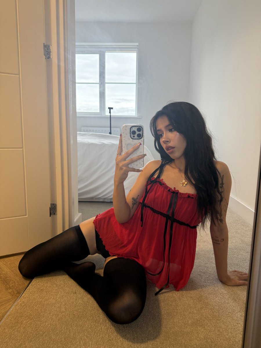 Christabelleumx's tweet photo. I wanna be someone’s one &amp; only https://t.co/KKUlNw3aDf