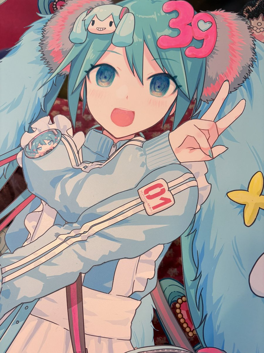 iximaxima's tweet photo. #iXima展 マジカルステッキな連作は面相が手描きでございます。
ベース塗って、描きこんで、ハイライト入れて、このあとコーティングするのでラメなど仕込みます。
眼力！ https://t.co/mWOcd54v6T