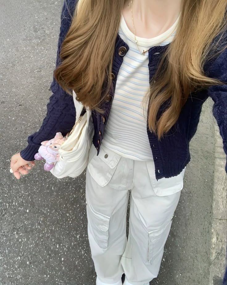 mintchocored's tweet photo. mix n match outfit ideas, outfit repeater friendly 🤍 https://t.co/PX9fVrBcOb